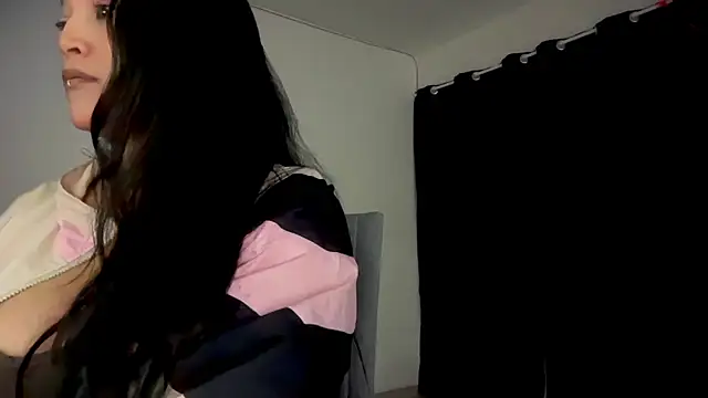 Snapshot of MarcellaGriffin chatting on 11/12/25, 11:58 MarcellaGriffin online show from 11/12/25, 11:58