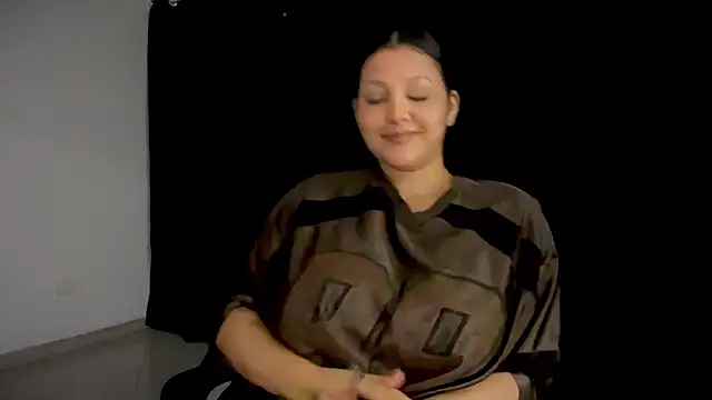 Snapshot of MarcellaGriffin chatting on 11/18/25, 11:15 MarcellaGriffin online show from 11/18/25, 11:15