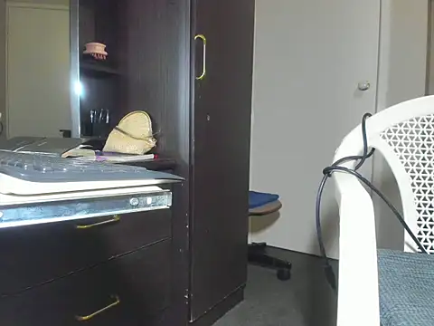 Snapshot of Angelchezcka chatting on 07/04/26, 12:33 Angelchezcka online show from 07/04/26, 12:33
