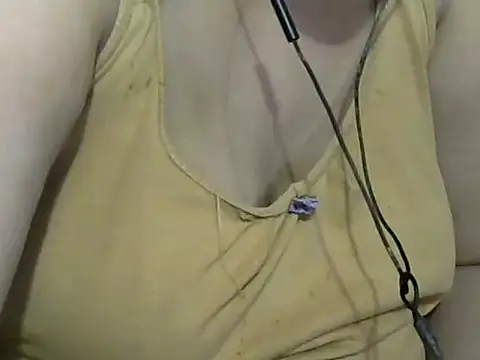 Snapshot of giga-bite chatting on 09/10/25, 06:52 giga-bite online show from 09/10/25, 06:52