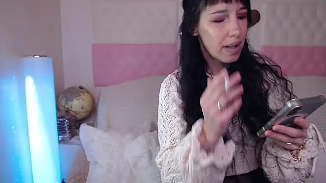 -carla- online show from 11/19/25, 05:40