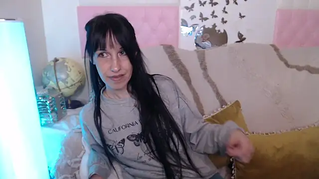 -carla- online show from 05/04/26, 03:08
