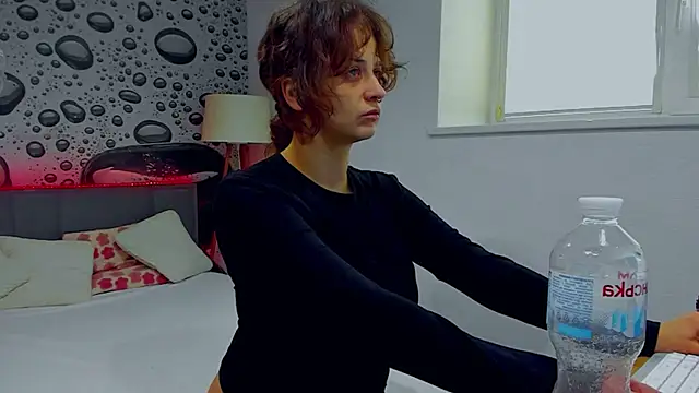 AlmaFancy online show from 04/20/26, 05:10