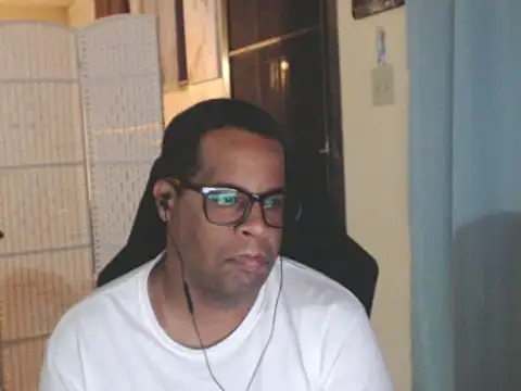 Snapshot of thesugar32 chatting on 06/12/26, 02:10 thesugar32 online show from 06/12/26, 02:10