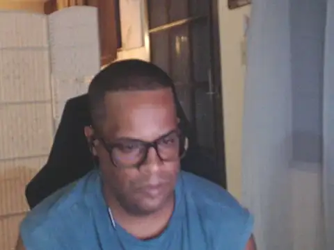 Snapshot of thesugar32 chatting on 07/19/26, 02:37 thesugar32 online show from 07/19/26, 02:37