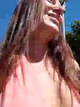 Snapshot of LilliThelo chatting on 01/04/25, 08:17 LilliThelo online show from 01/04/25, 08:17