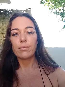 Snapshot of LilliThelo chatting on 03/03/25, 04:14 LilliThelo online show from 03/03/25, 04:14