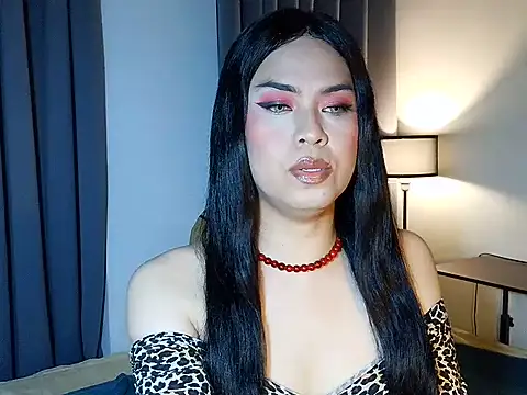 Snapshot of MistressLuna1 chatting on 08/06/26, 03:47 MistressLuna1 online show from 08/06/26, 03:47