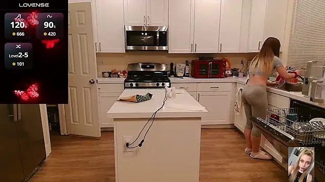 Blondiewithanass online show from 04/08/26, 06:24