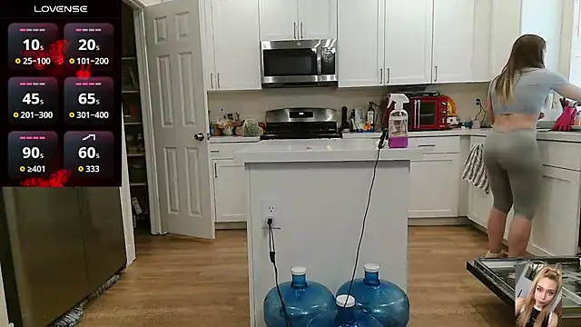 Blondiewithanass online show from 04/18/26, 07:07