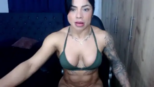 Snapshot of beautifulunna_ chatting on 06/12/26, 05:28 beautifulunna online show from 06/12/26, 05:28