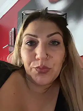 LittleMissEeve online show from 01/15/26, 01:10