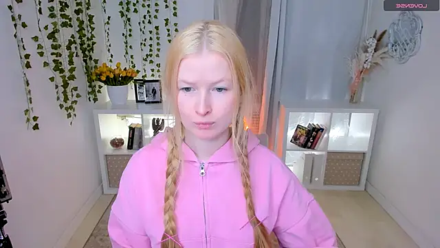 Laly Peach online show from 03/04/26, 07:47