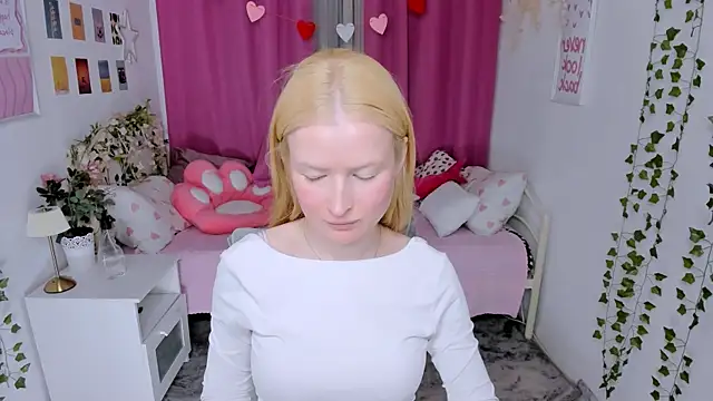 Snapshot of Laly_Peach chatting on 06/07/26, 06:50 Laly Peach online show from 06/07/26, 06:50