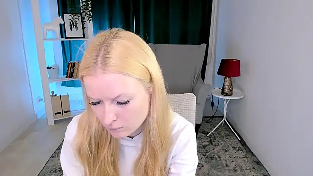 Snapshot of Laly_Peach chatting on 07/03/26, 11:16 Laly Peach online show from 07/03/26, 11:16