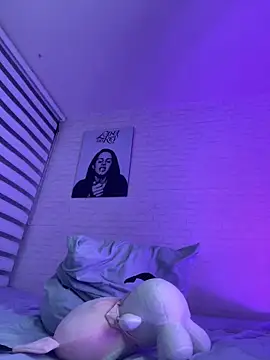 Snapshot of Niky_Love chatting on 12/09/24, 08:00 Niky Love online show from 12/09/24, 08:00