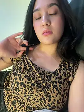 Snapshot of Nina_lovi chatting on 12/22/24, 12:28 Nina lovi online show from 12/22/24, 12:28