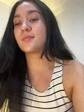 Snapshot of Nina_lovi chatting on 12/29/24, 01:45 Nina lovi online show from 12/29/24, 01:45