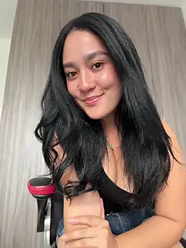 Nina lovi online show from 07/09/26, 08:35