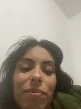 Snapshot of Sarah-safada chatting on 06/20/26, 04:59 Sarah-safada online show from 06/20/26, 04:59