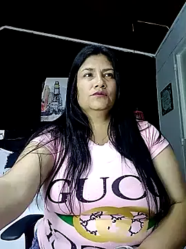 Snapshot of salomexlove_20 chatting on 12/23/24, 04:50 salomexlove 20 online show from 12/23/24, 04:50