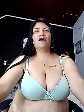 Snapshot of salomexlove_20 chatting on 12/27/24, 04:10 salomexlove 20 online show from 12/27/24, 04:10