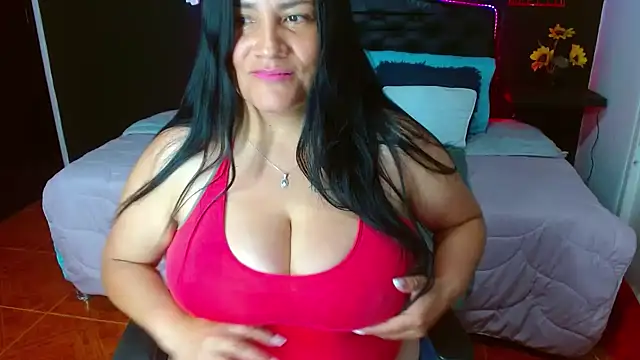 Snapshot of salomexlove_20 chatting on 02/06/25, 04:14 salomexlove 20 online show from 02/06/25, 04:14