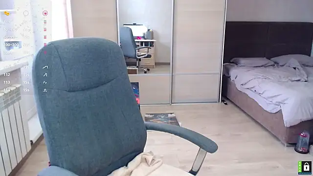 Snapshot of Lana__Nova chatting on 03/15/25, 07:42 Lana Nova online show from 03/15/25, 07:42