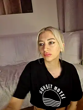 Snapshot of Fuck-Gina chatting on 01/23/25, 10:11 Fuck-Gina online show from 01/23/25, 10:11