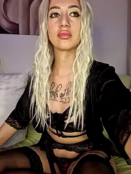 Snapshot of Fuck-Gina chatting on 01/30/25, 10:41 Fuck-Gina online show from 01/30/25, 10:41