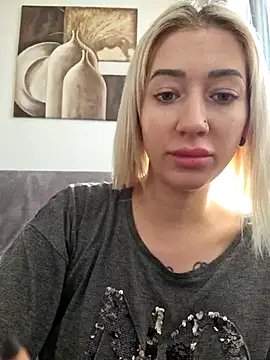 Snapshot of Fuck-Gina chatting on 03/08/25, 03:35 Fuck-Gina online show from 03/08/25, 03:35