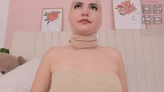 dalilasaadi  online show from 03/17/25, 02:01