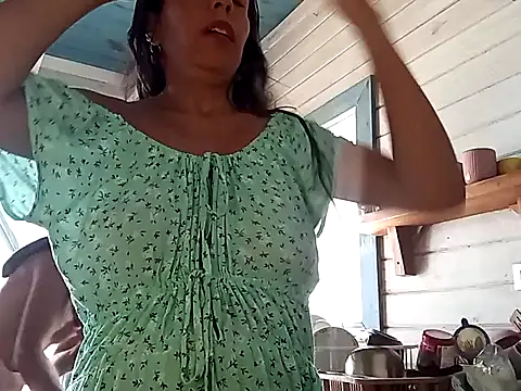 Luna-Natural online show from 02/07/25, 04:24