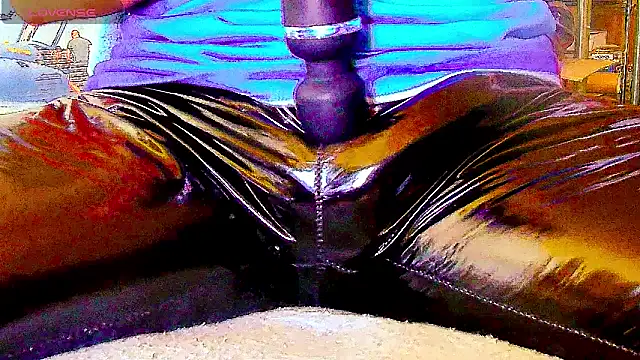 Snapshot of sexypenis75 chatting on 09/25/25, 06:00 sexypenis75 online show from 09/25/25, 06:00