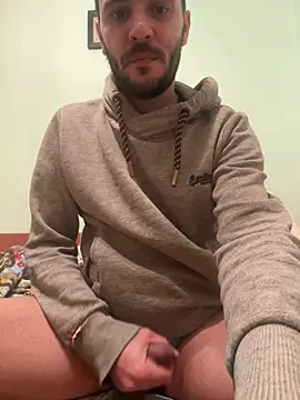 Snapshot of AlexandruUK chatting on 01/15/26, 08:19 AlexandruUK online show from 01/15/26, 08:19