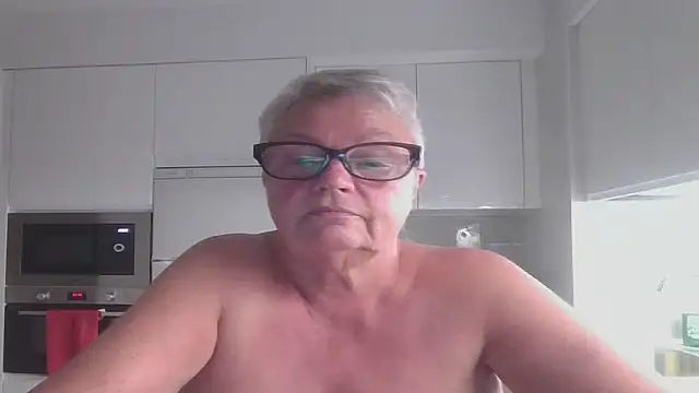 Snapshot of GrannyChrissy68 chatting on 10/09/25, 07:45 GrannyChrissy68 online show from 10/09/25, 07:45