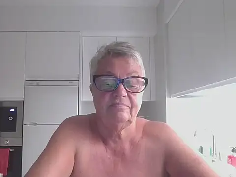 Snapshot of GrannyChrissy68 chatting on 10/12/25, 09:47 GrannyChrissy68 online show from 10/12/25, 09:47