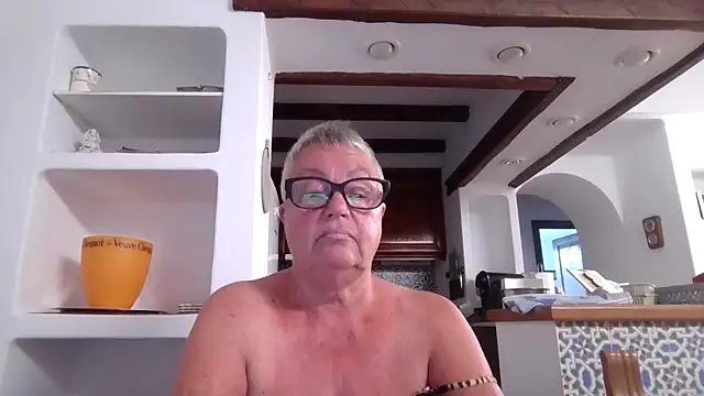 GrannyChrissy68 online show from 10/24/25, 10:06