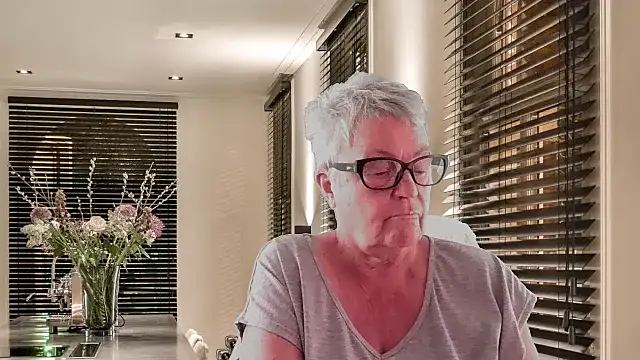 GrannyChrissy68 online show from 02/03/26, 03:28