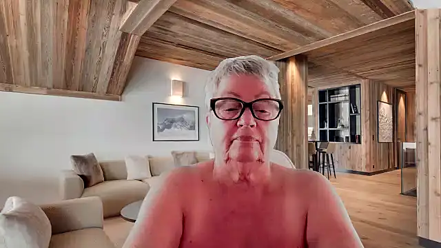 GrannyChrissy68 online show from 02/17/26, 01:51