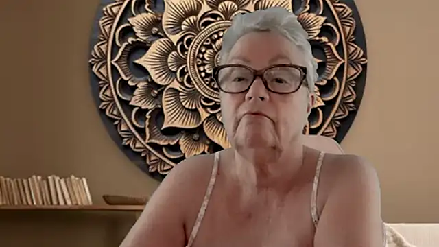 GrannyChrissy68 online show from 03/04/26, 02:23