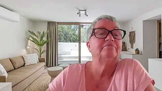 GrannyChrissy68 online show from 05/12/26, 01:19