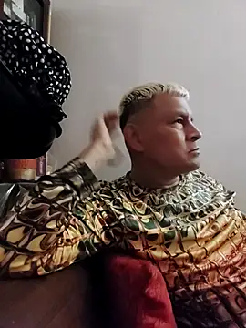 Snapshot of gayphotograper chatting on 09/13/25, 08:41 gayphotograper online show from 09/13/25, 08:41