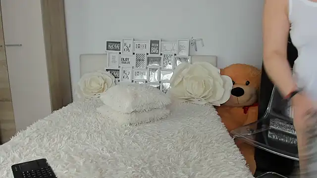 sweetemy4u online show from 04/14/26, 12:00