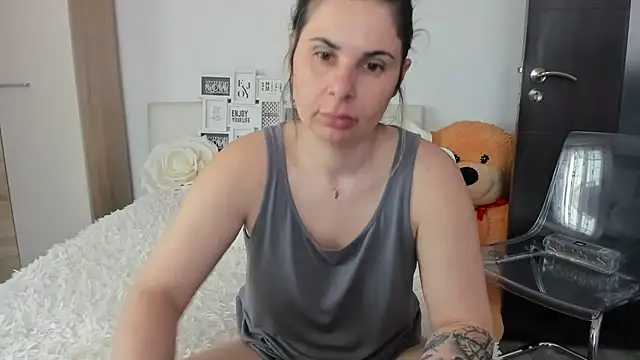 sweetemy4u online show from 04/20/26, 07:33