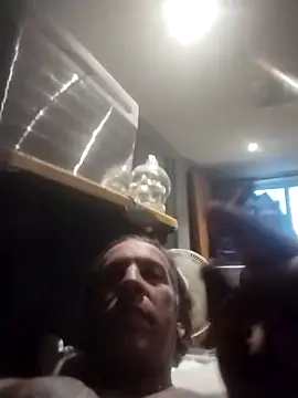 Snapshot of trucker1979 chatting on 12/17/25, 05:19 trucker1979 online show from 12/17/25, 05:19