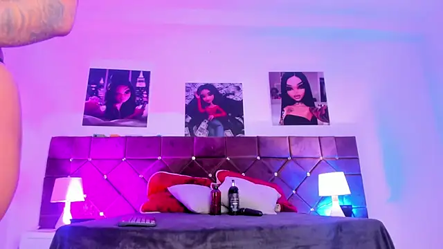 Snapshot of Ariana_lopezz chatting on 02/17/25, 12:38 Ariana lopezz online show from 02/17/25, 12:38