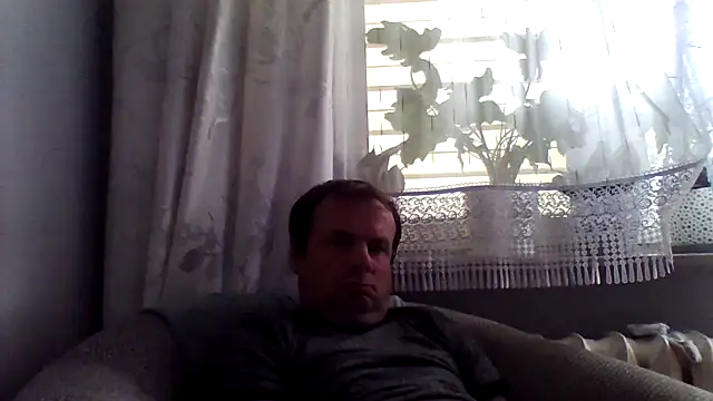 Snapshot of grzes19763 chatting on 06/03/26, 02:33 grzes19763 online show from 06/03/26, 02:33