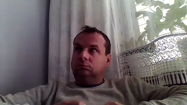 Snapshot of grzes19763 chatting on 06/15/26, 08:27 grzes19763 online show from 06/15/26, 08:27