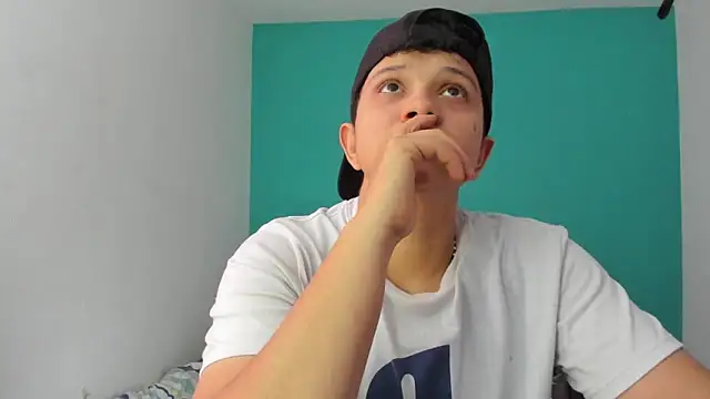 Snapshot of alex-queen- chatting on 11/01/25, 06:54 alex-queen- online show from 11/01/25, 06:54